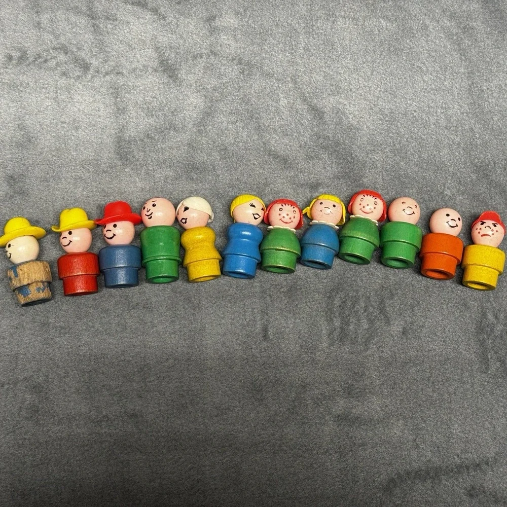 Vintage Fisher Price Little People Lot Of 12 Family Wooden Body Plastic Head